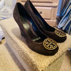 Tory Burch wedge shoes size 8 never worn